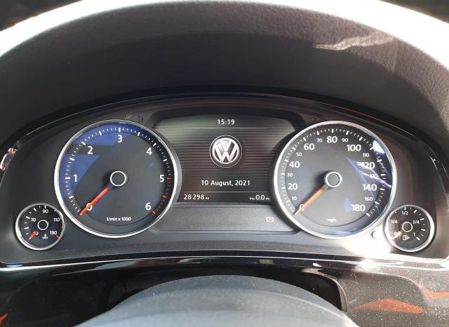 Volkswagen Touareg White 2014 (MW64AKU) full