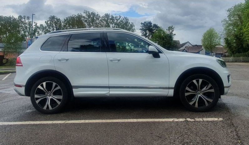 2015 Volkswagen Touareg Bluemotion Tech R-Line Tiptronic 4WD (s/s) with Panoramic Sunroof full