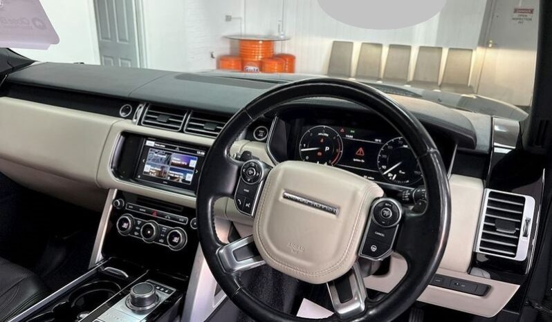 2016 Land Rover Range Rover Vogue with Panoramic Sunroof full