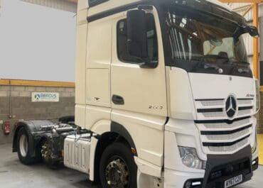 2017 Mercedes Actros 2442 (1)
