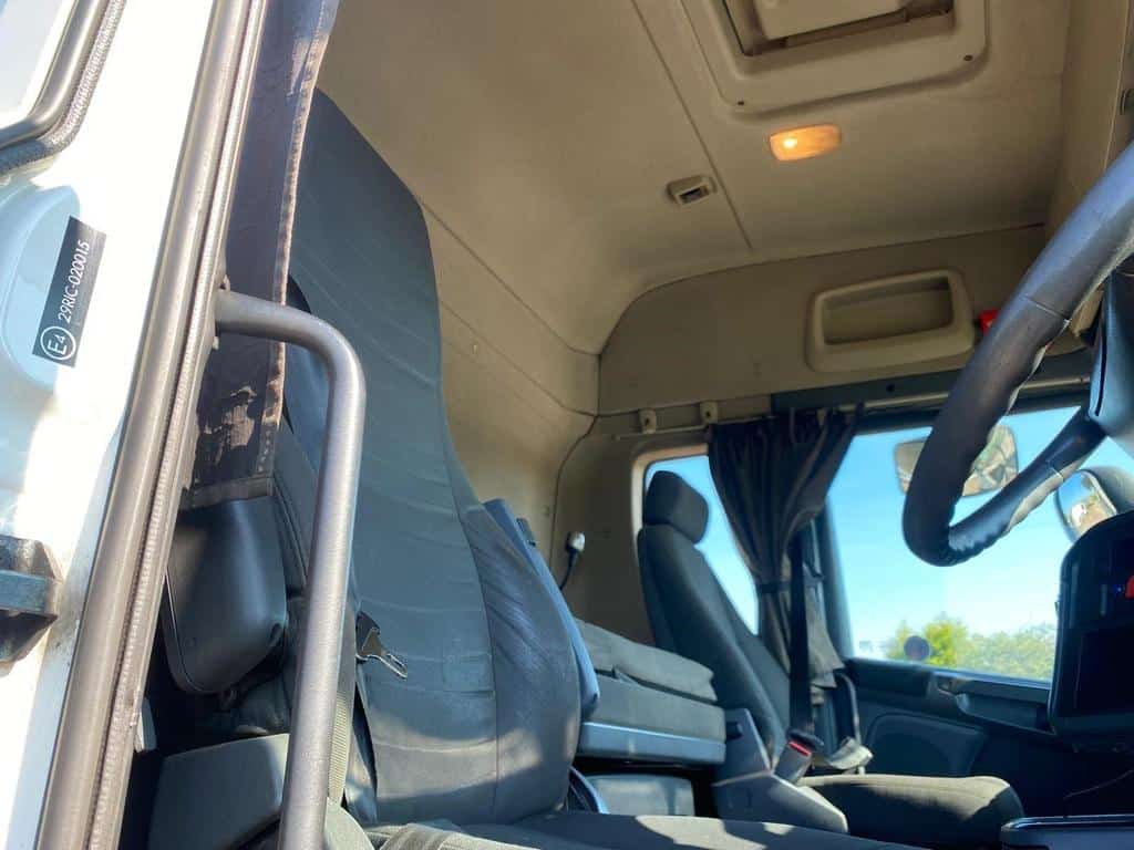 5fb75a909561430cab4b7851f3adec1e