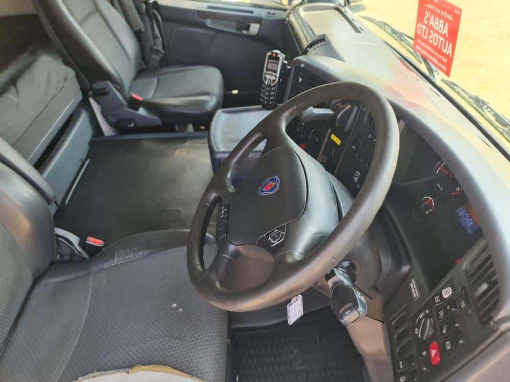 6108275b01f9442586a77deb19773d34