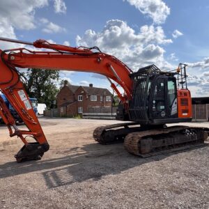 2016 HITACHI ZX225USLC-5B EXCAVATOR