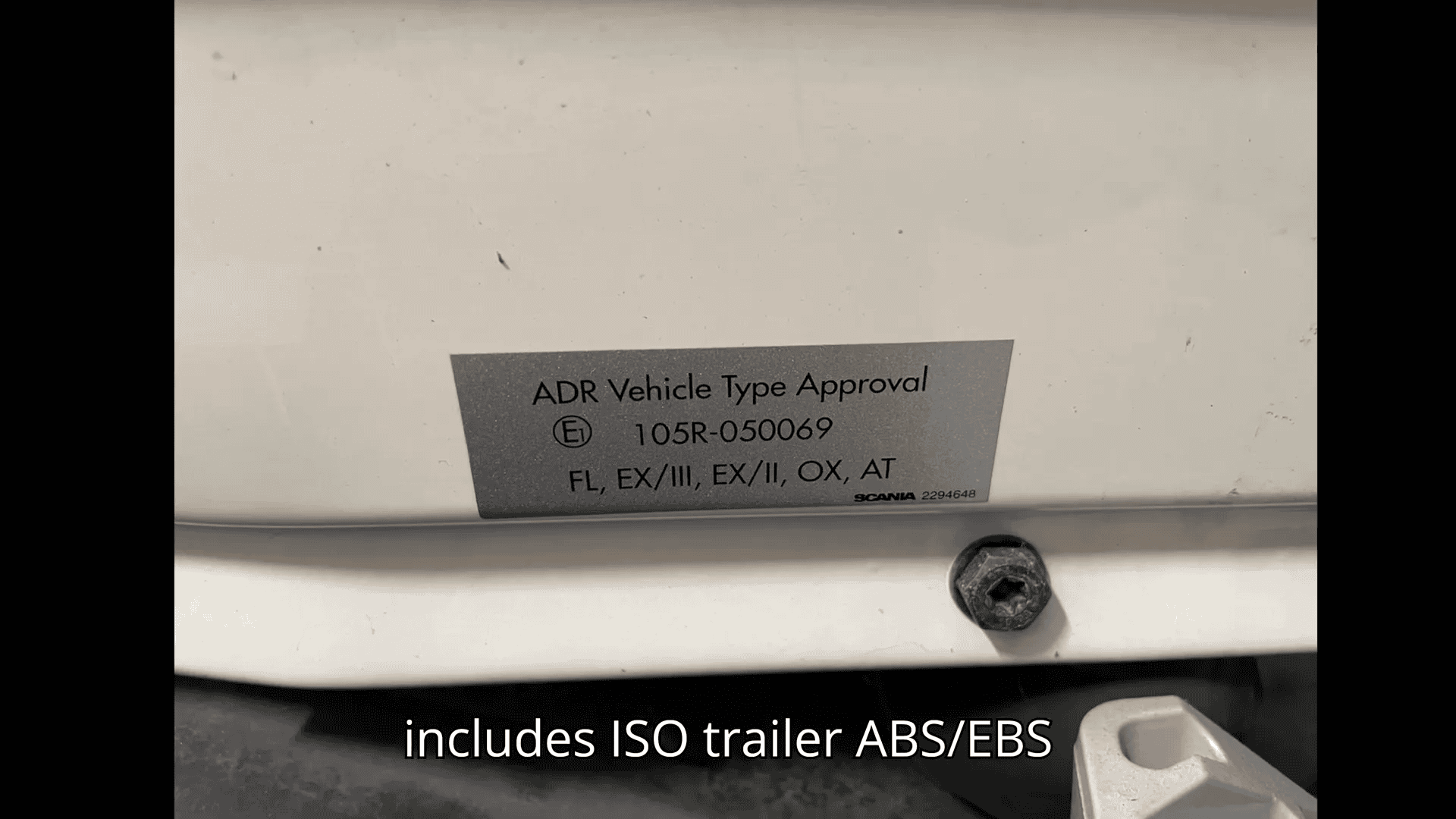 Braking system and safety features of Scania R450
