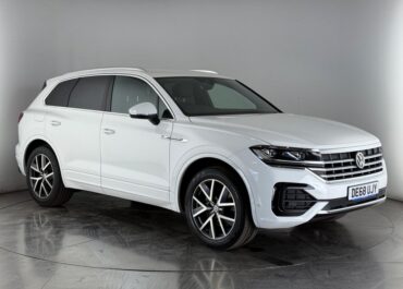 2018 VW Touareg R-Line White