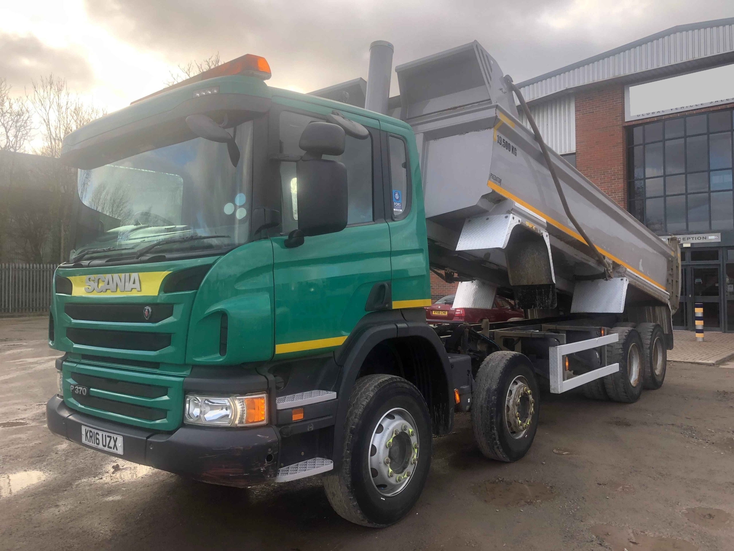 imgi_48_UZX-2-scaled