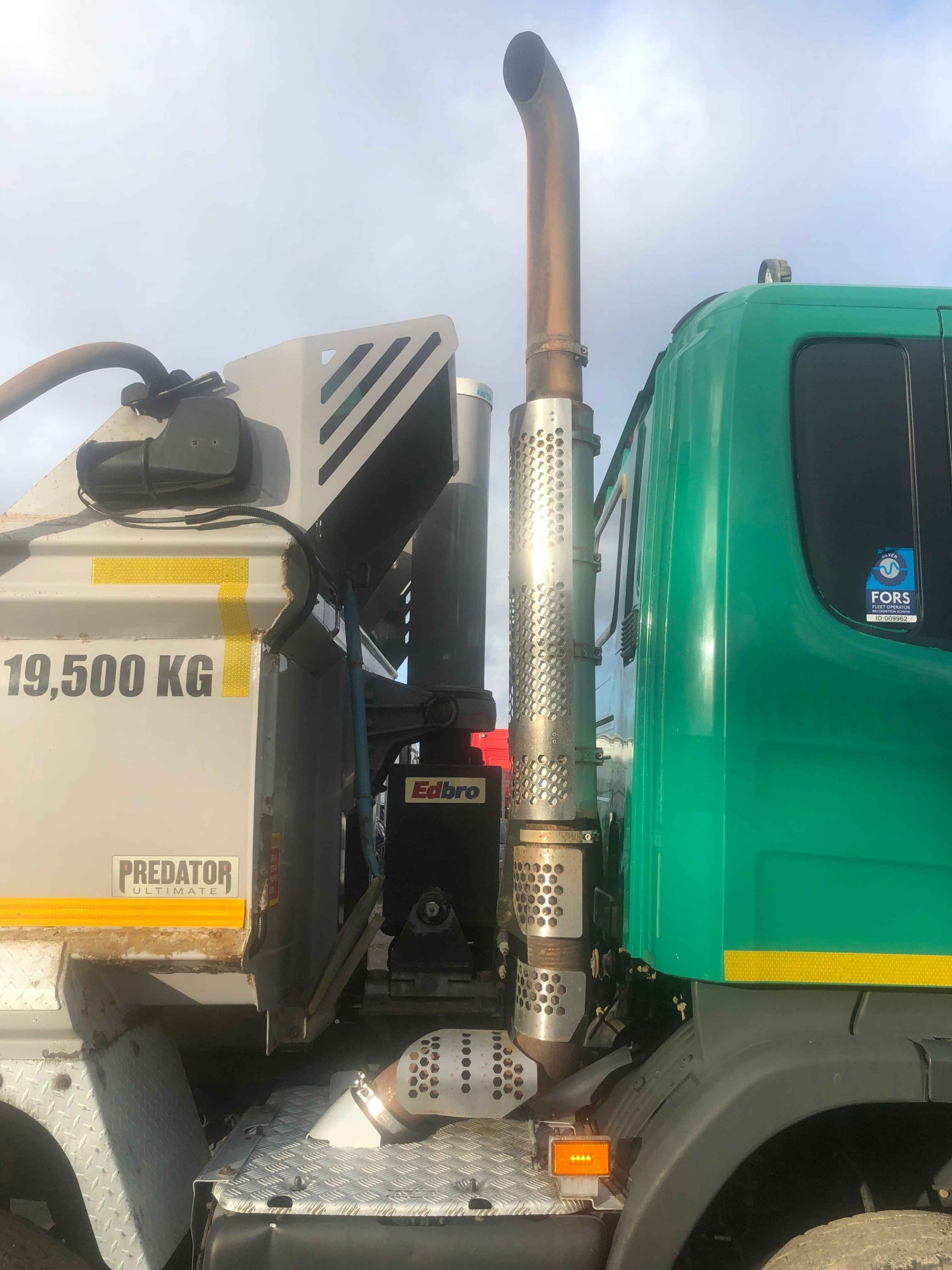 imgi_61_UZX-10-scaled