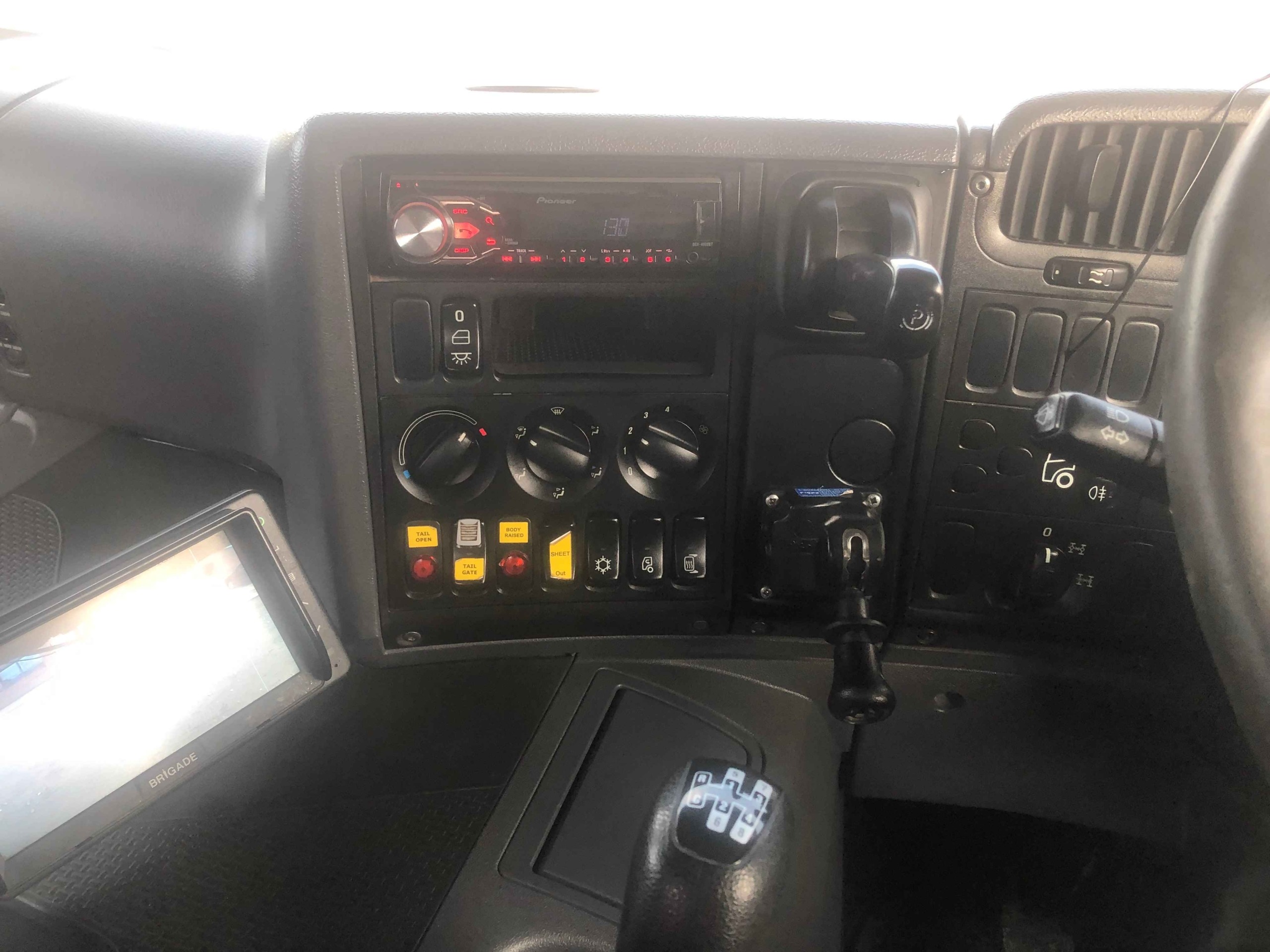 imgi_72_UZX-37-scaled