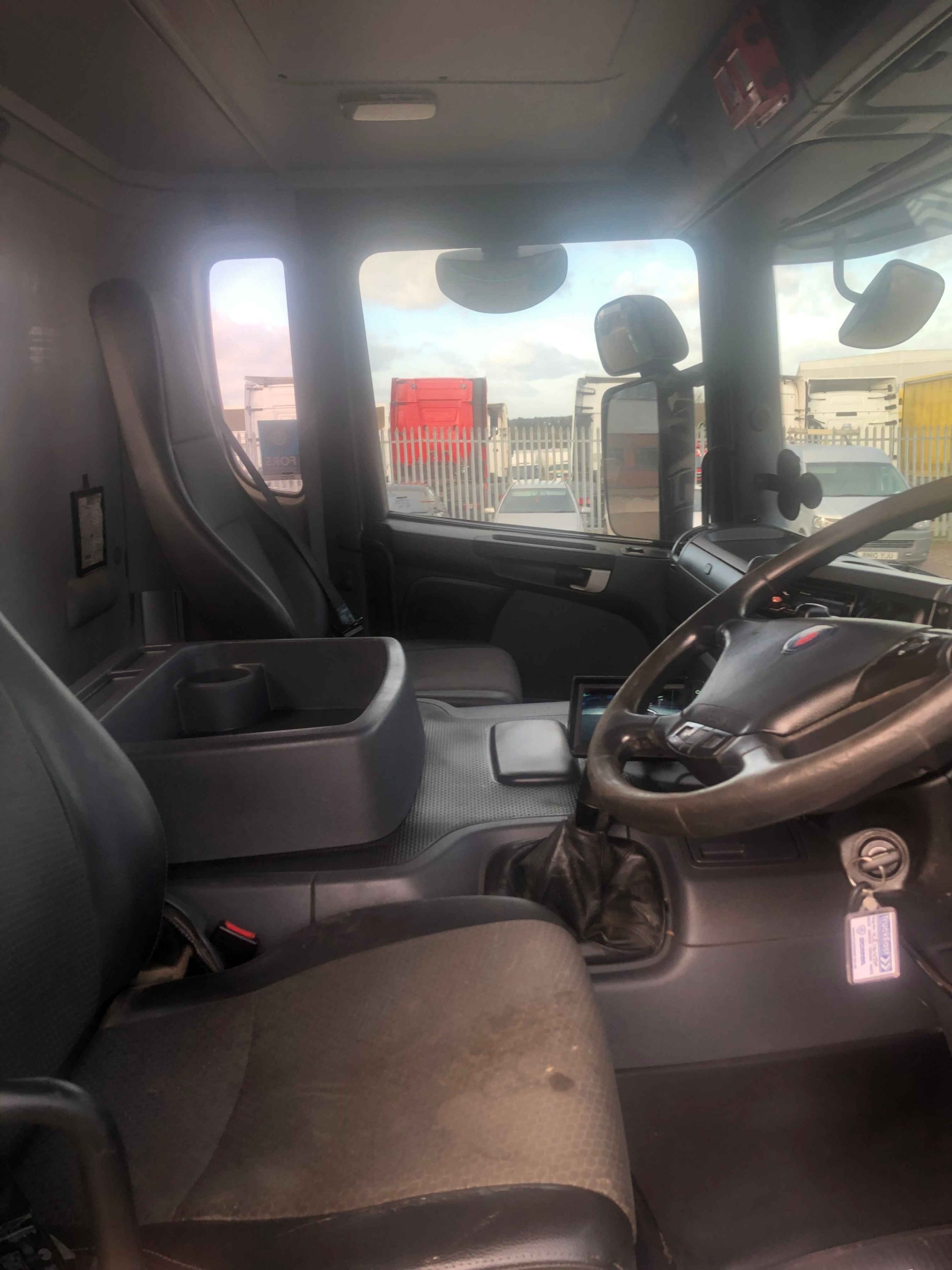 imgi_76_UZX-33-scaled