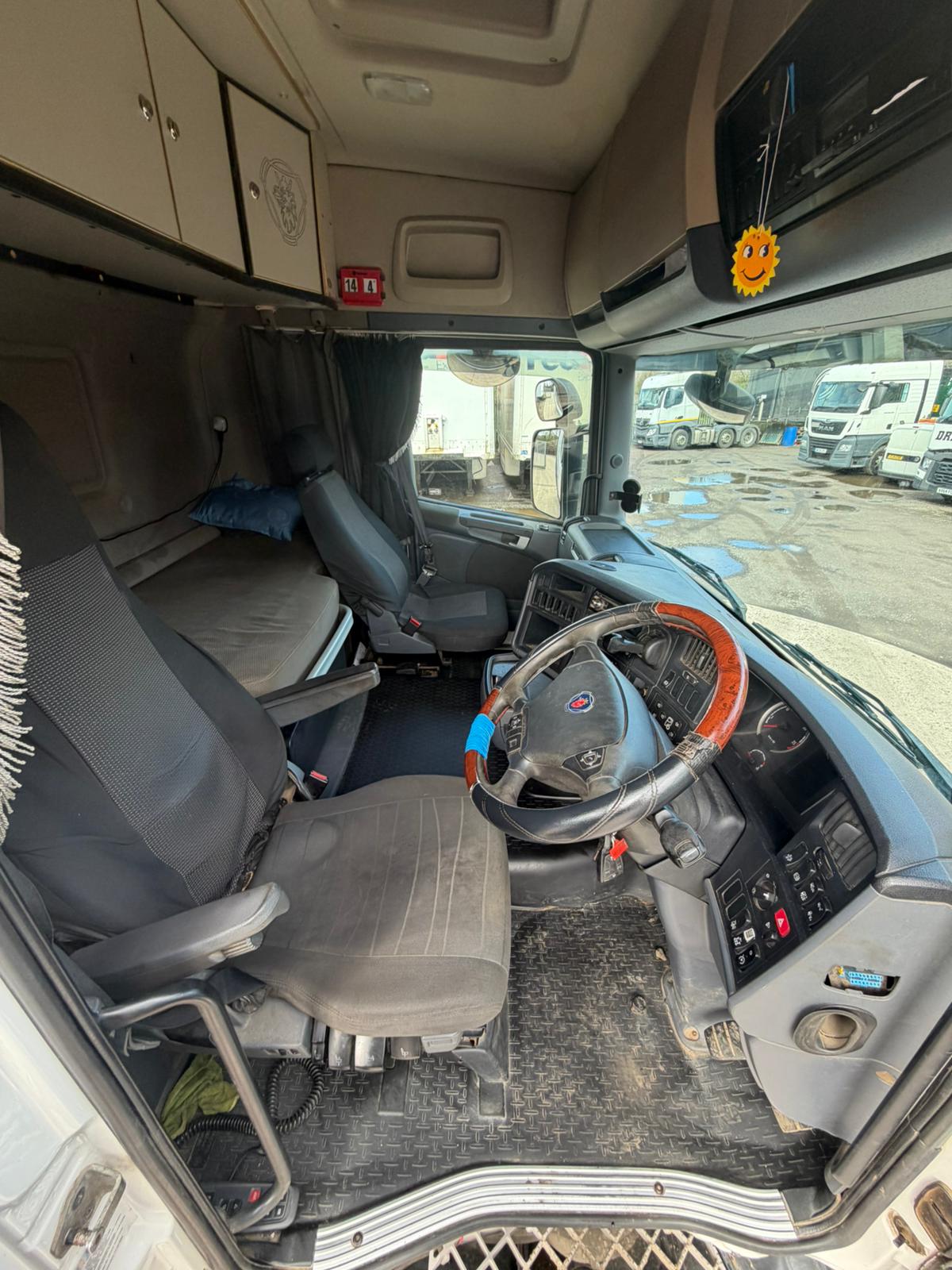 865CF257-B4D0-4ADC-BAF8-C265CA607678