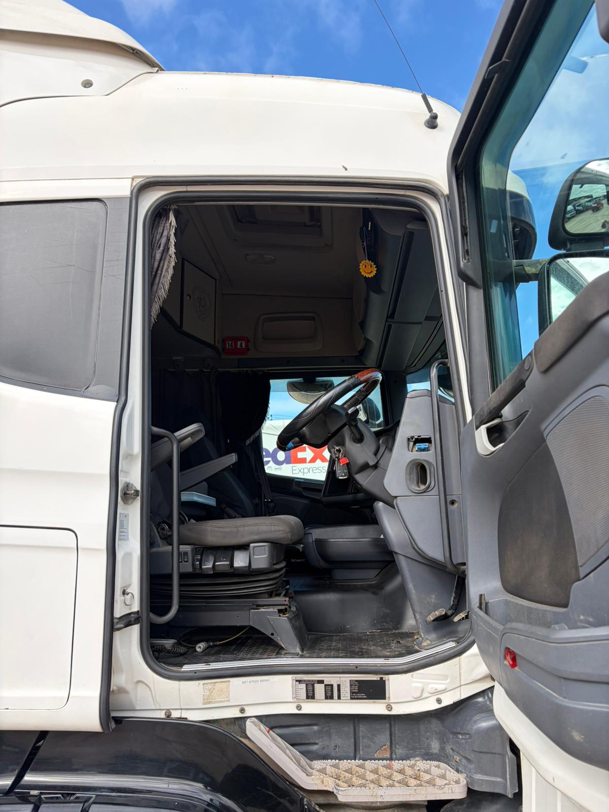 E0B35019-EA1D-44D7-AFF1-B05FABE374A4