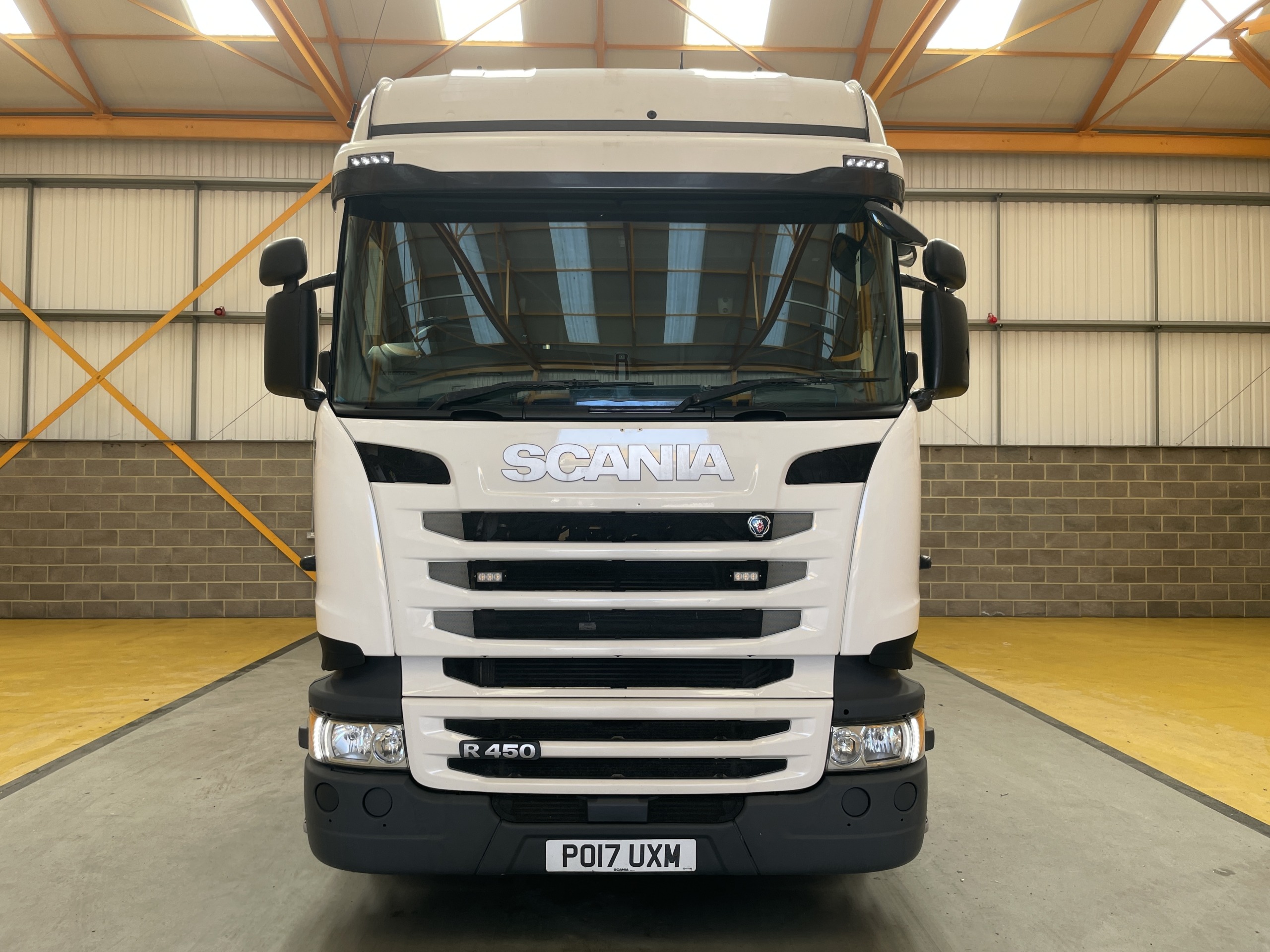 imgi_56_PO17-UXM-8-scaled