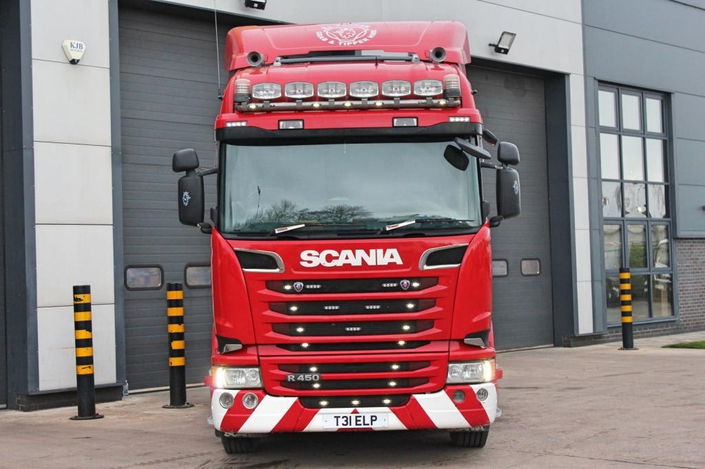 imgi_9_DM13216-jscvgsue