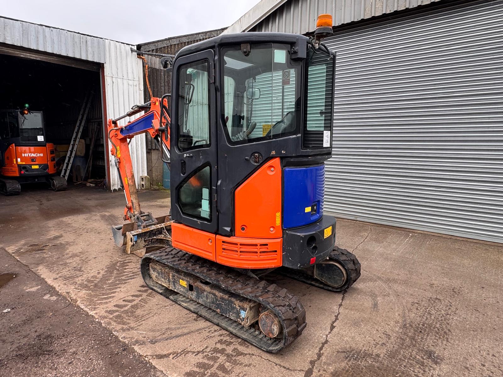 2017 HITACHI ZX26U-5A EXCAVATOR - Image 2