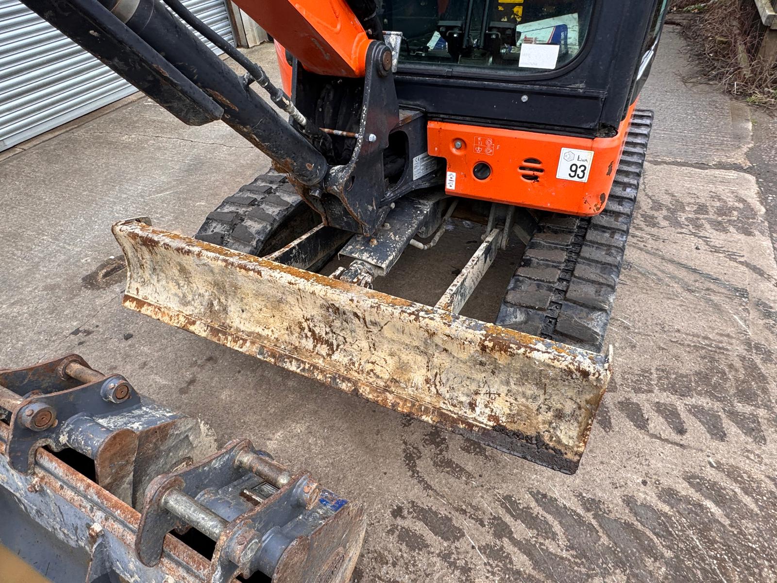 2017 HITACHI ZX26U-5A EXCAVATOR - Image 9