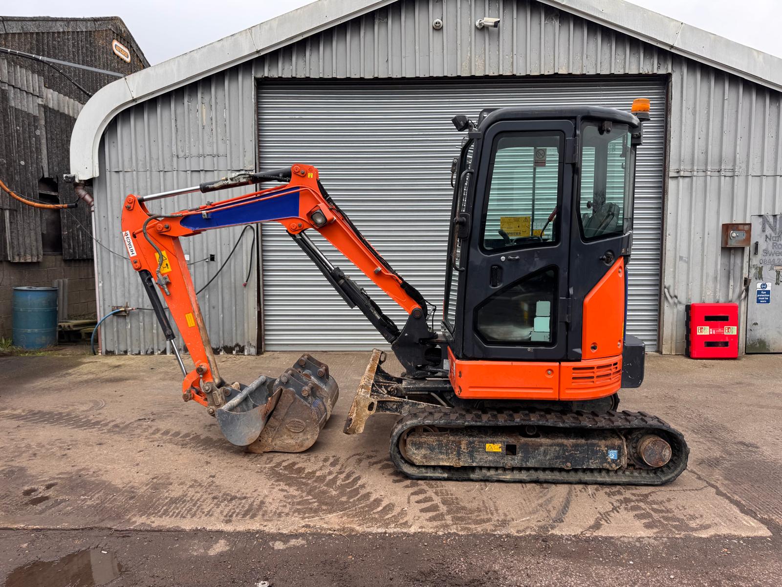 2017 HITACHI ZX26U-5A EXCAVATOR - Image 10