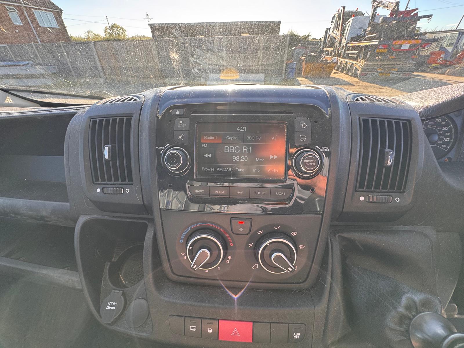 2018 PEUGEOT BOXER 2 HORSE HORSEBOX - Image 23
