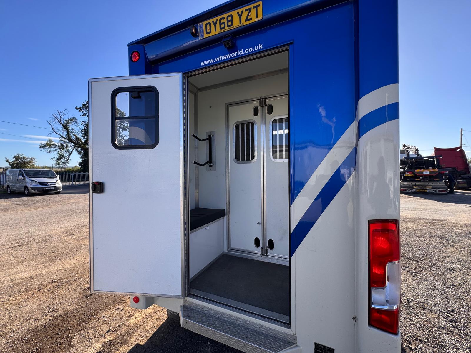 2018 PEUGEOT BOXER 2 HORSE HORSEBOX - Image 10