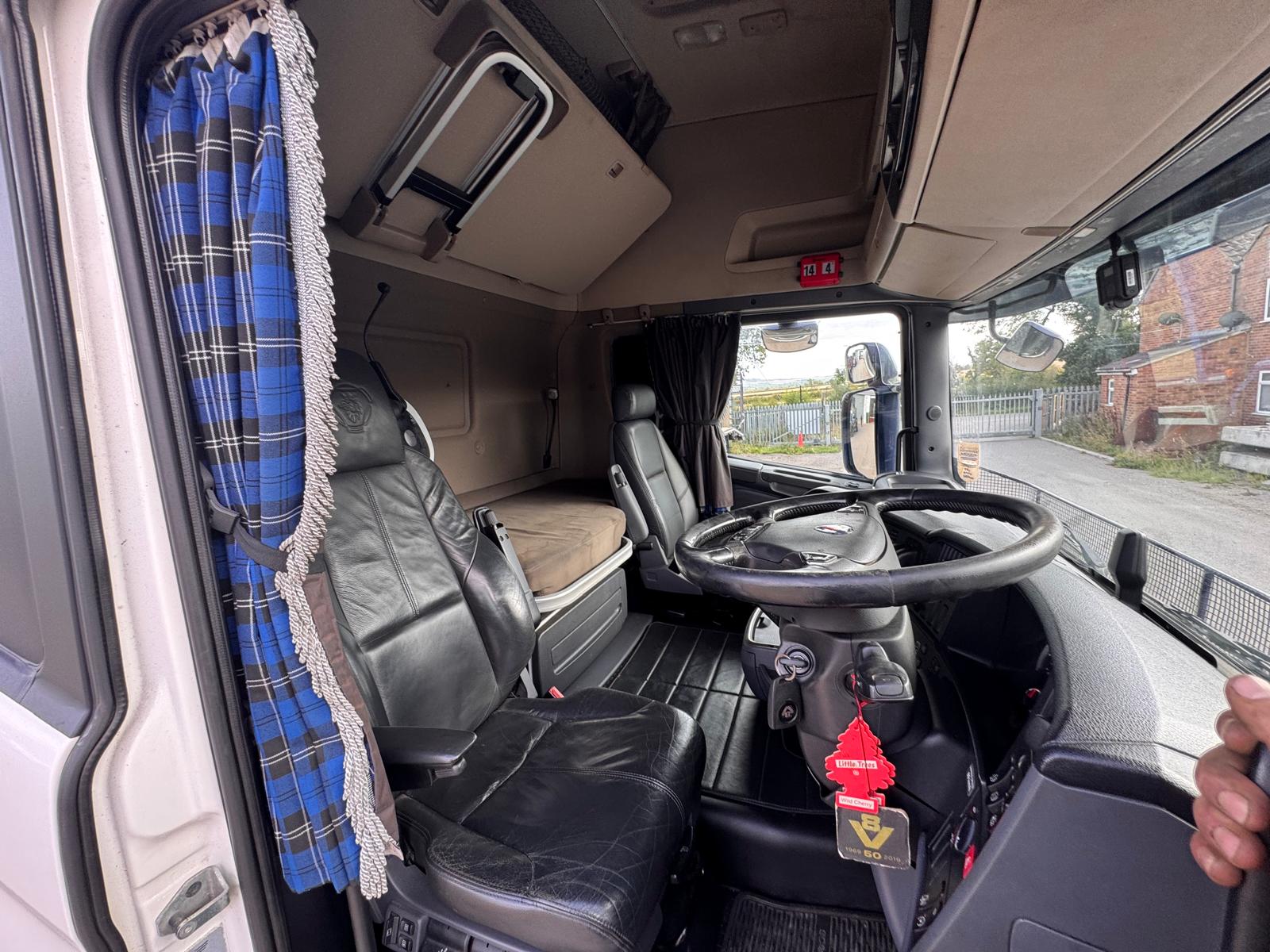2016 SCANIA R580 V8 TRACTOR UNIT - Image 15