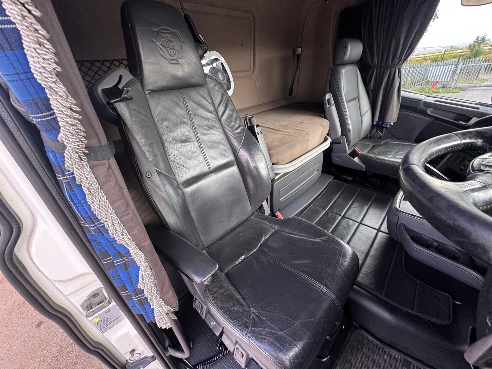 2016 SCANIA R580 V8 TRACTOR UNIT - Image 16