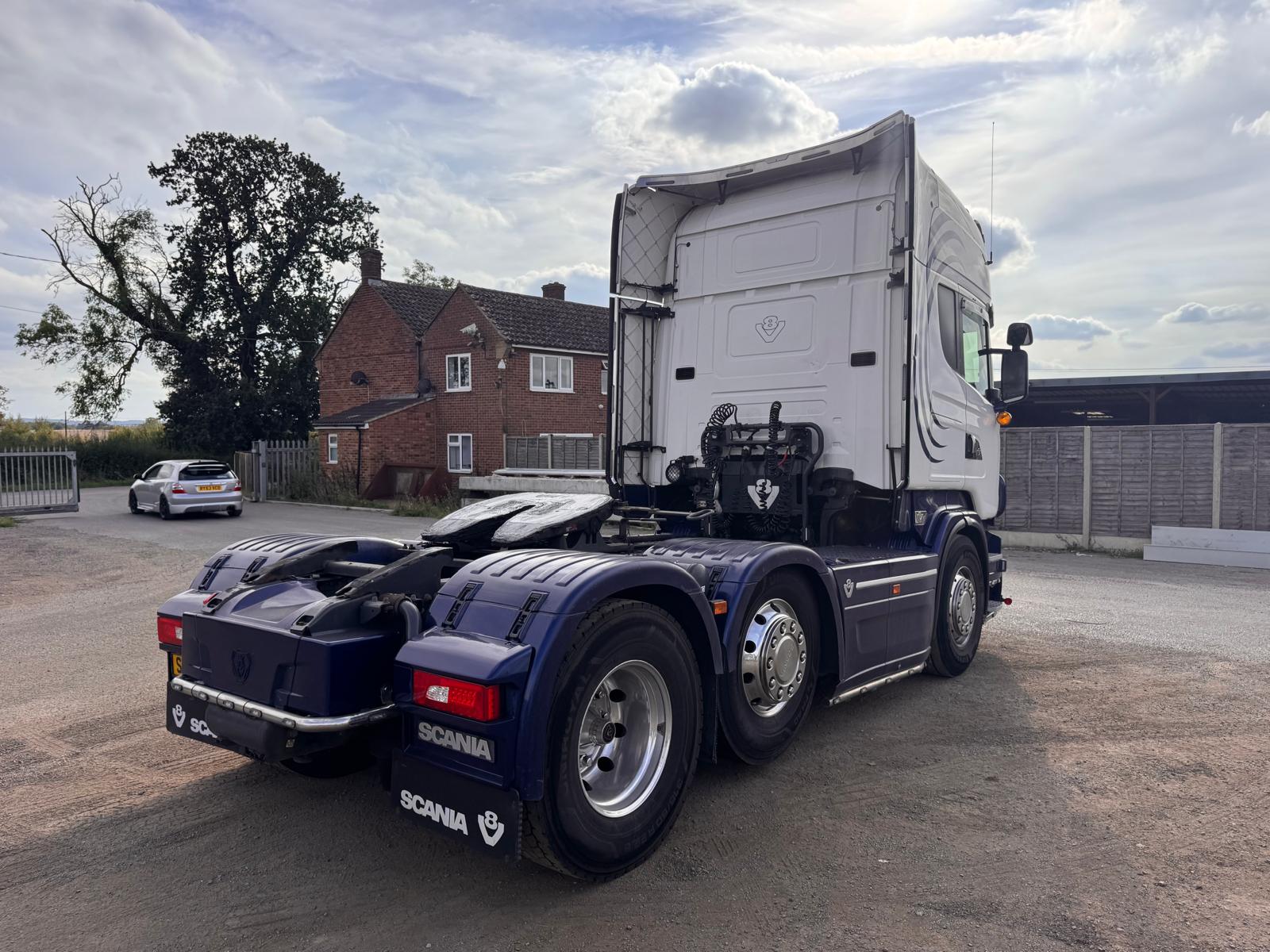 2016 SCANIA R580 V8 TRACTOR UNIT - Image 8