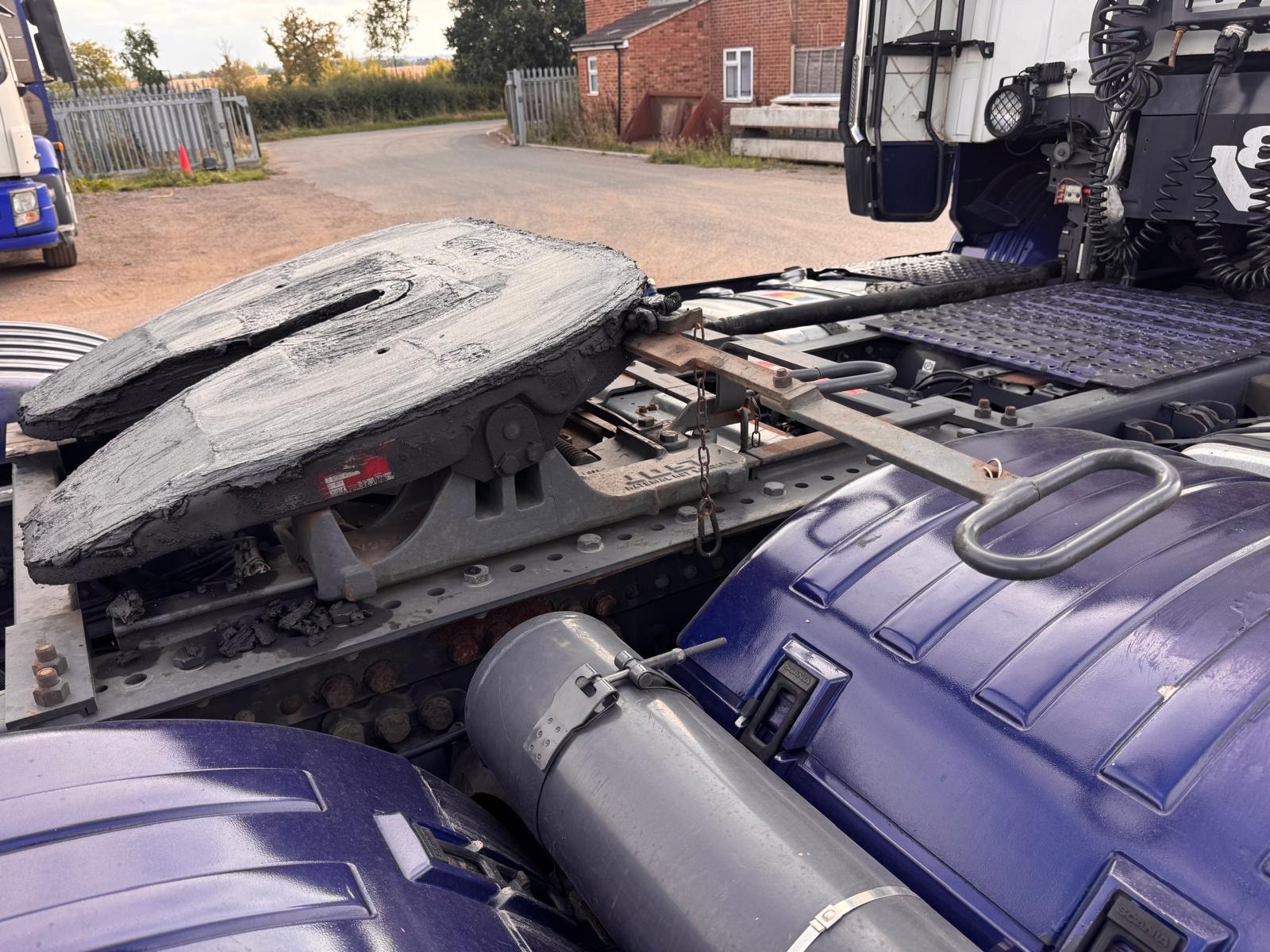 2016 SCANIA R580 V8 TRACTOR UNIT - Image 10