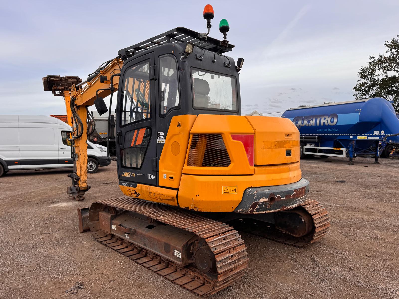 2019 LIUGONG CLG909ECR EXCAVATOR - Image 4