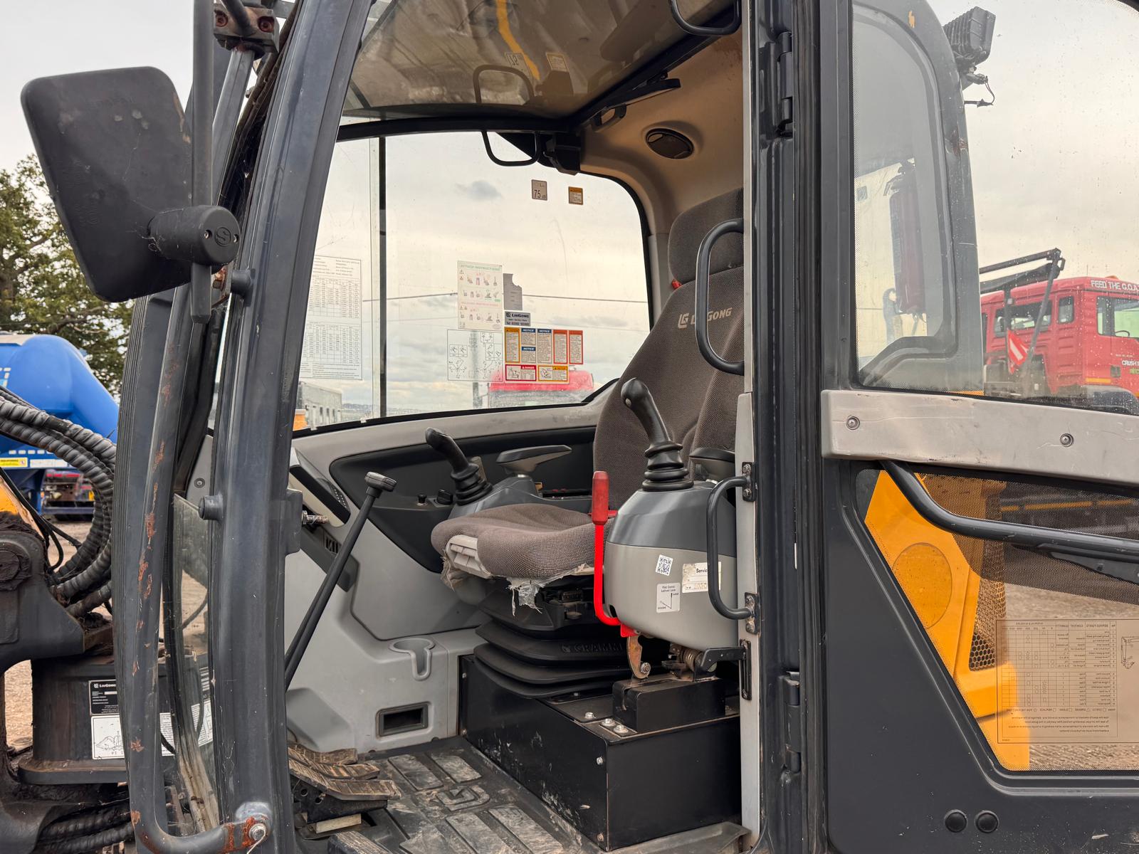 2019 LIUGONG CLG909ECR EXCAVATOR - Image 15