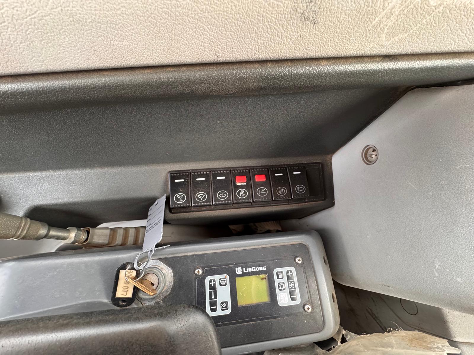 2019 LIUGONG CLG909ECR EXCAVATOR - Image 17
