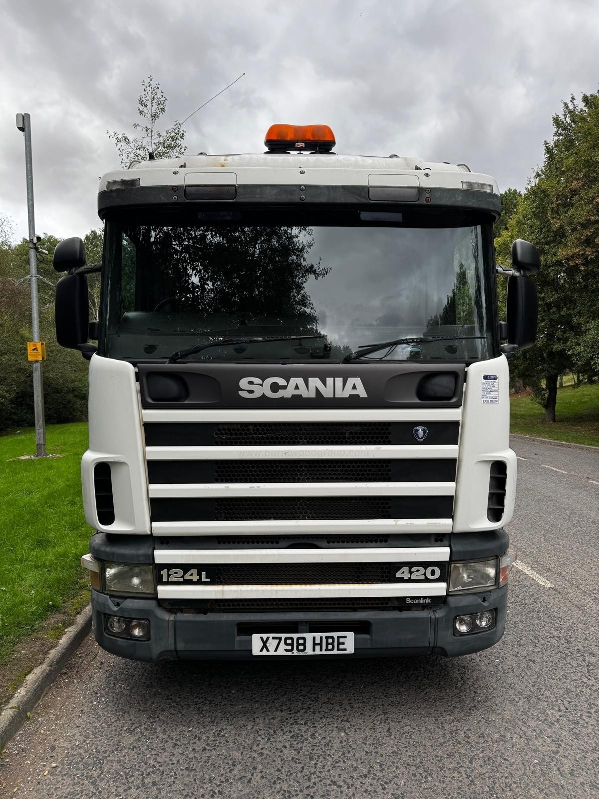 2000 Scania 124L 420 6X2 Mid Lift Axle PDE Engine Twin Steer Sliding 5th Wheel Manual Tractor Unit - X798HBE - Image 11