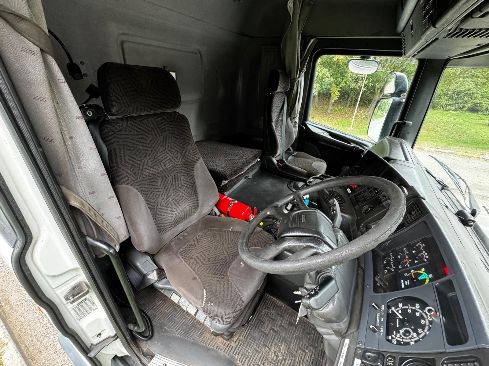 2000 Scania 124L 420 6X2 Mid Lift Axle PDE Engine Twin Steer Sliding 5th Wheel Manual Tractor Unit - X798HBE - Image 13