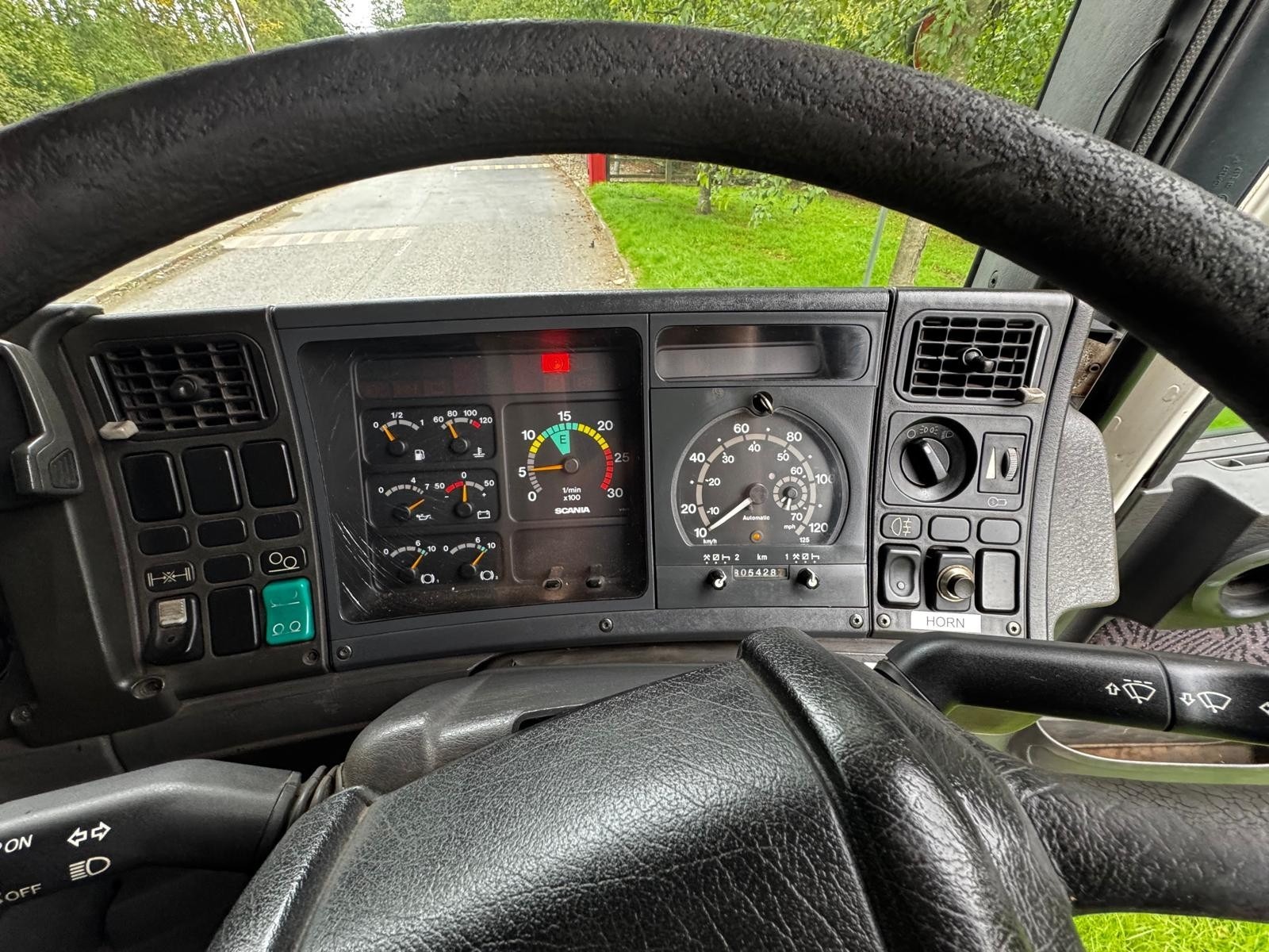2000 Scania 124L 420 6X2 Mid Lift Axle PDE Engine Twin Steer Sliding 5th Wheel Manual Tractor Unit - X798HBE - Image 17