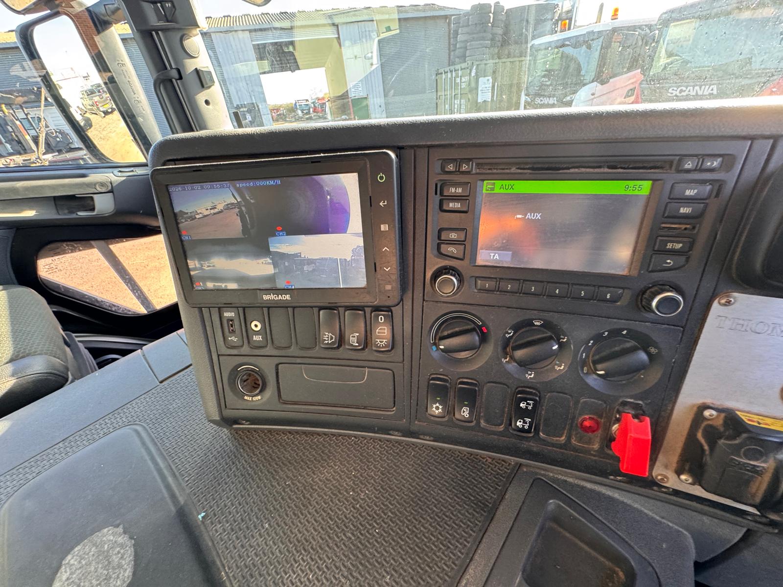 2018 SCANIA P410 TIPPER - Image 18