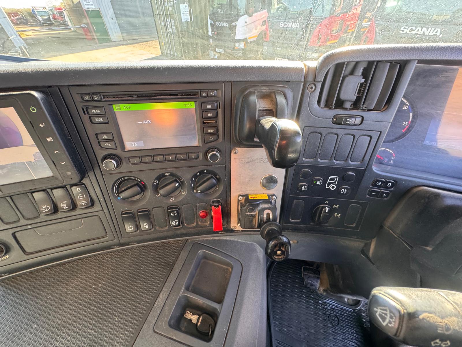 2018 SCANIA P410 TIPPER - Image 19