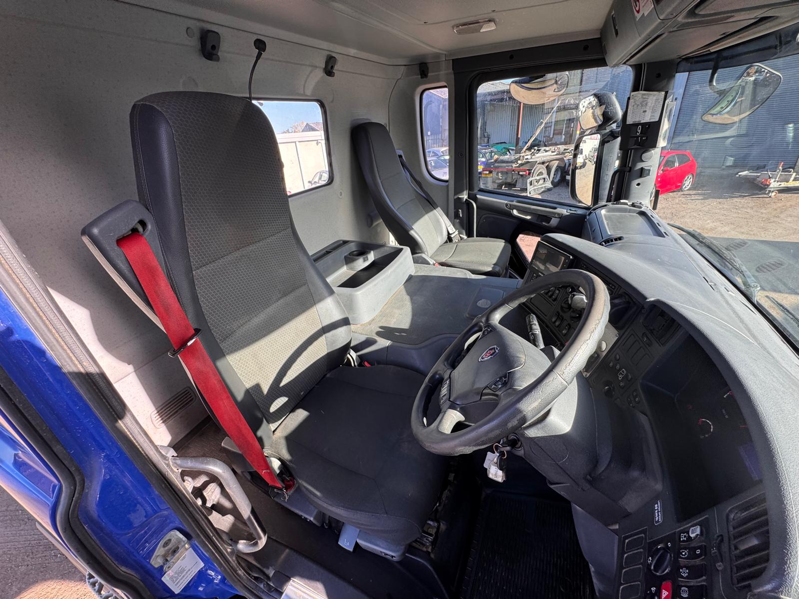 2018 SCANIA P410 TIPPER - Image 16