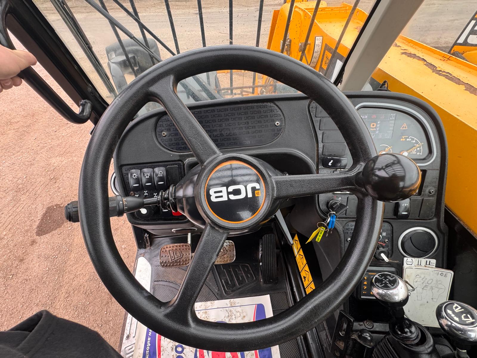 2022 JCB 531-70 TELEHANDLER - Image 16