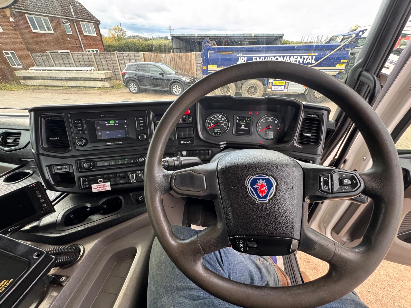 2019 SCANIA P410XT HOOK LOADER - Image 22