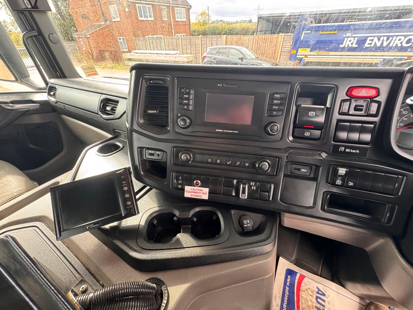 2019 SCANIA P410XT HOOK LOADER - Image 20