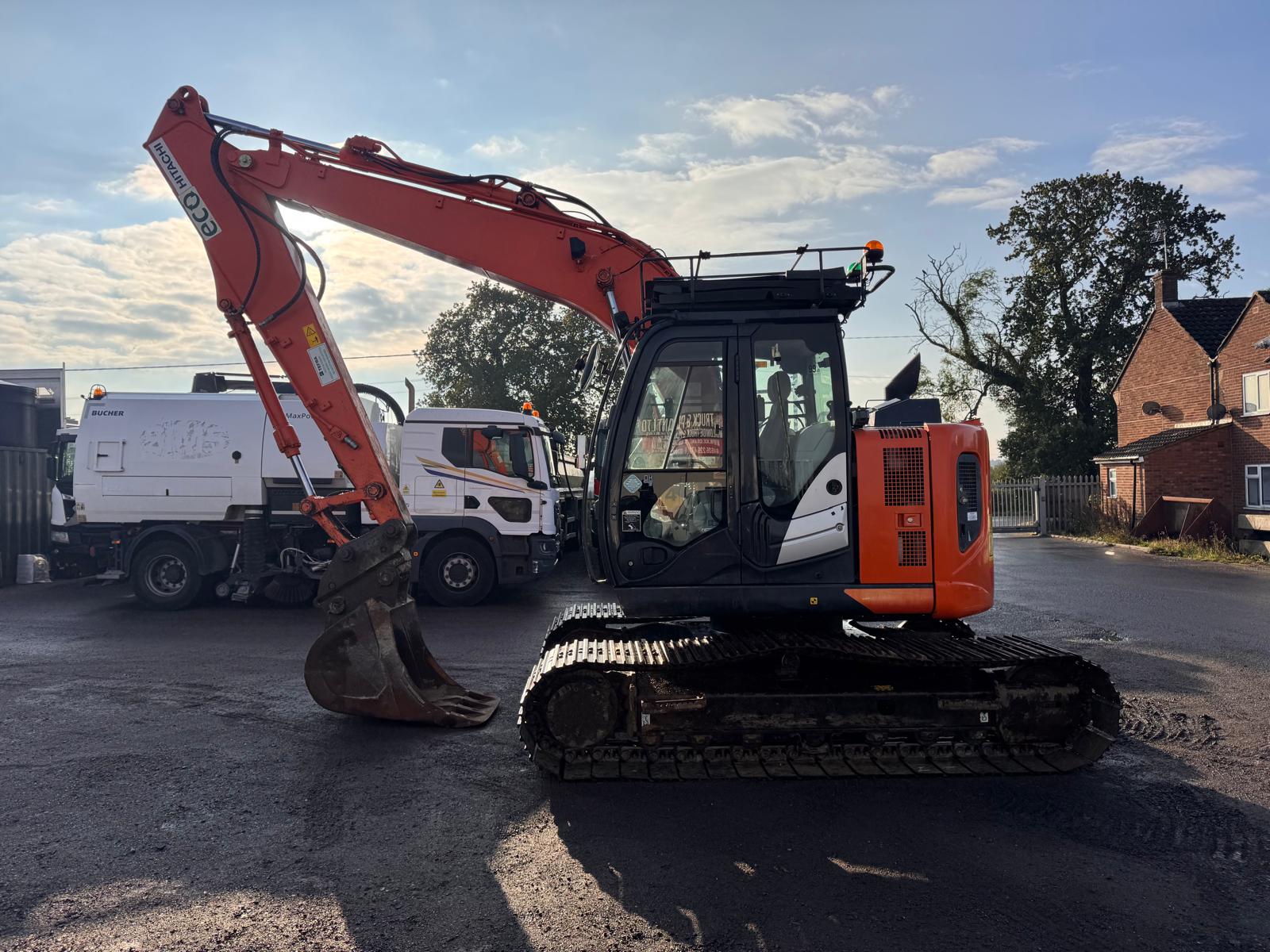 2019 HITACHI ZX135US-6 EXCAVATOR - Image 8