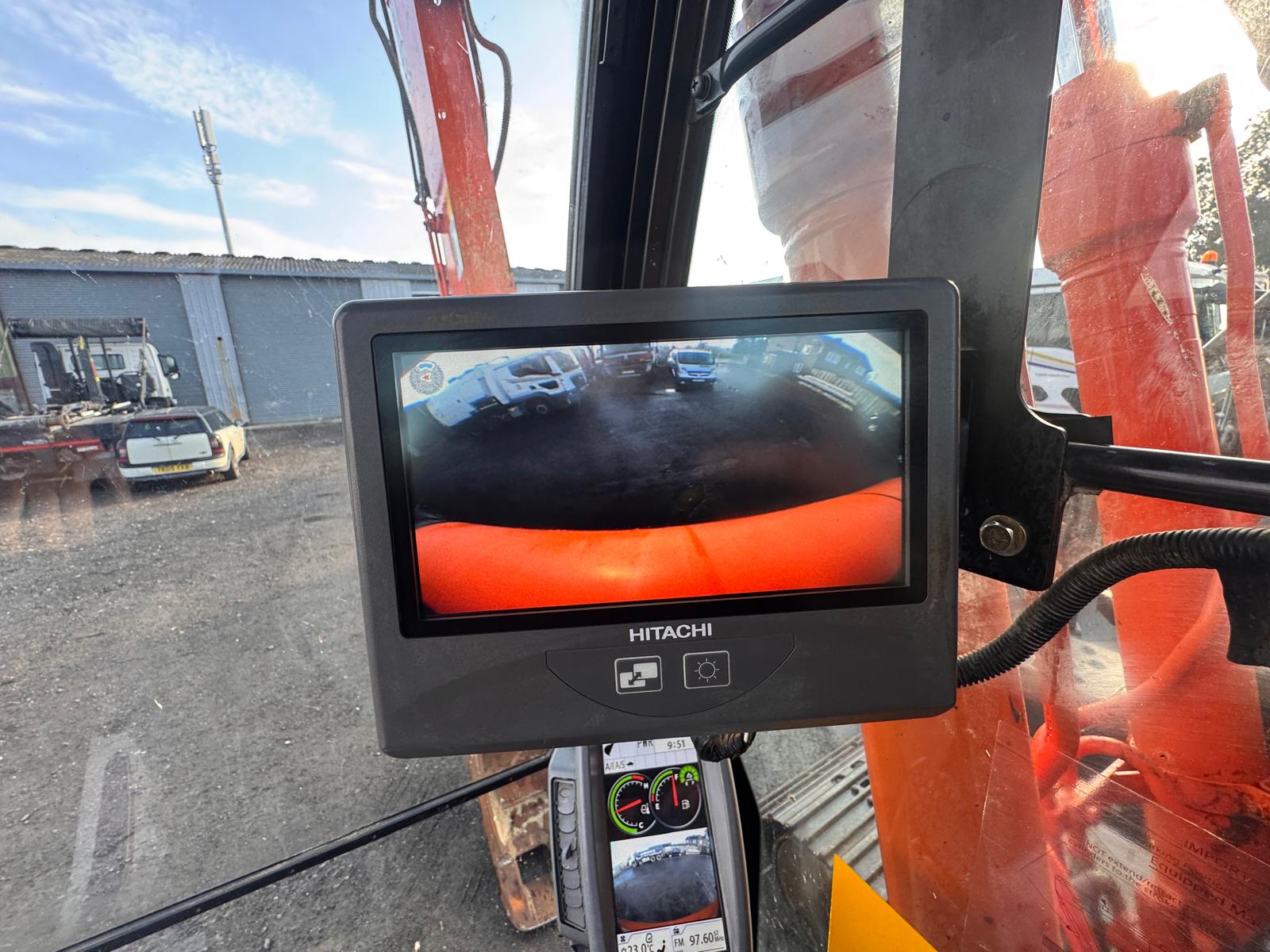 2019 HITACHI ZX135US-6 EXCAVATOR - Image 21