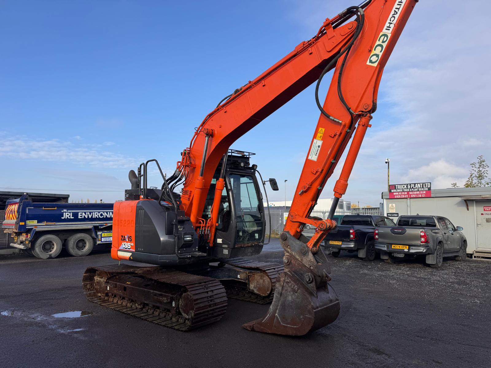 2019 HITACHI ZX135US-6 EXCAVATOR - Image 7
