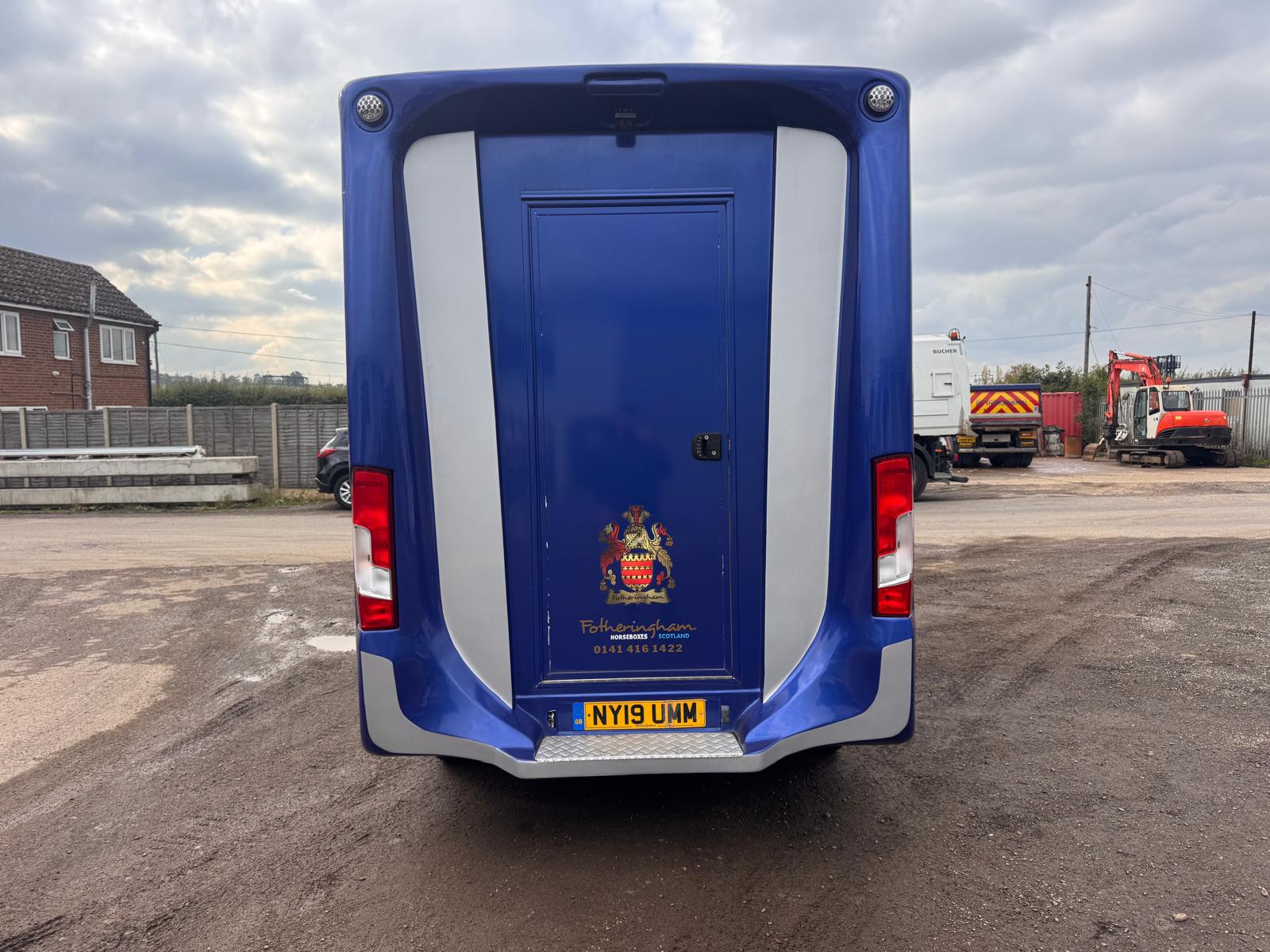 2019 PEUGEOT 2 HORSE HORSEBOX - Image 7