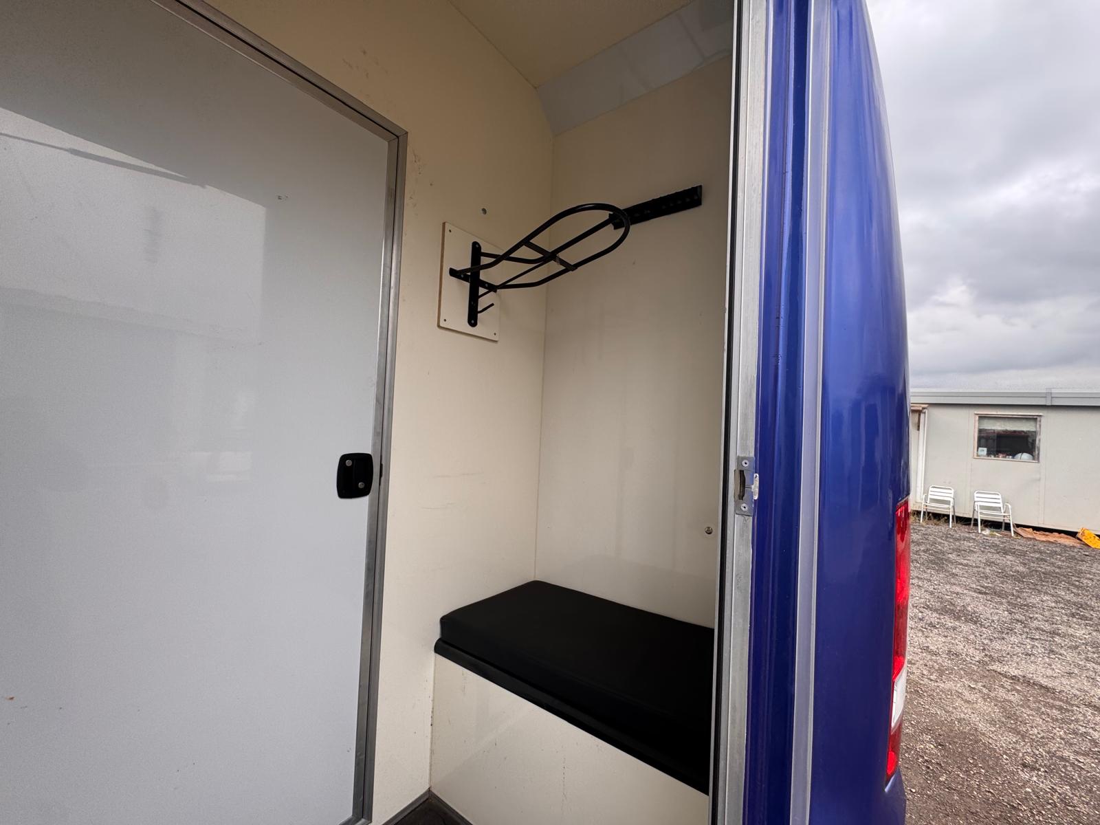 2019 PEUGEOT 2 HORSE HORSEBOX - Image 13
