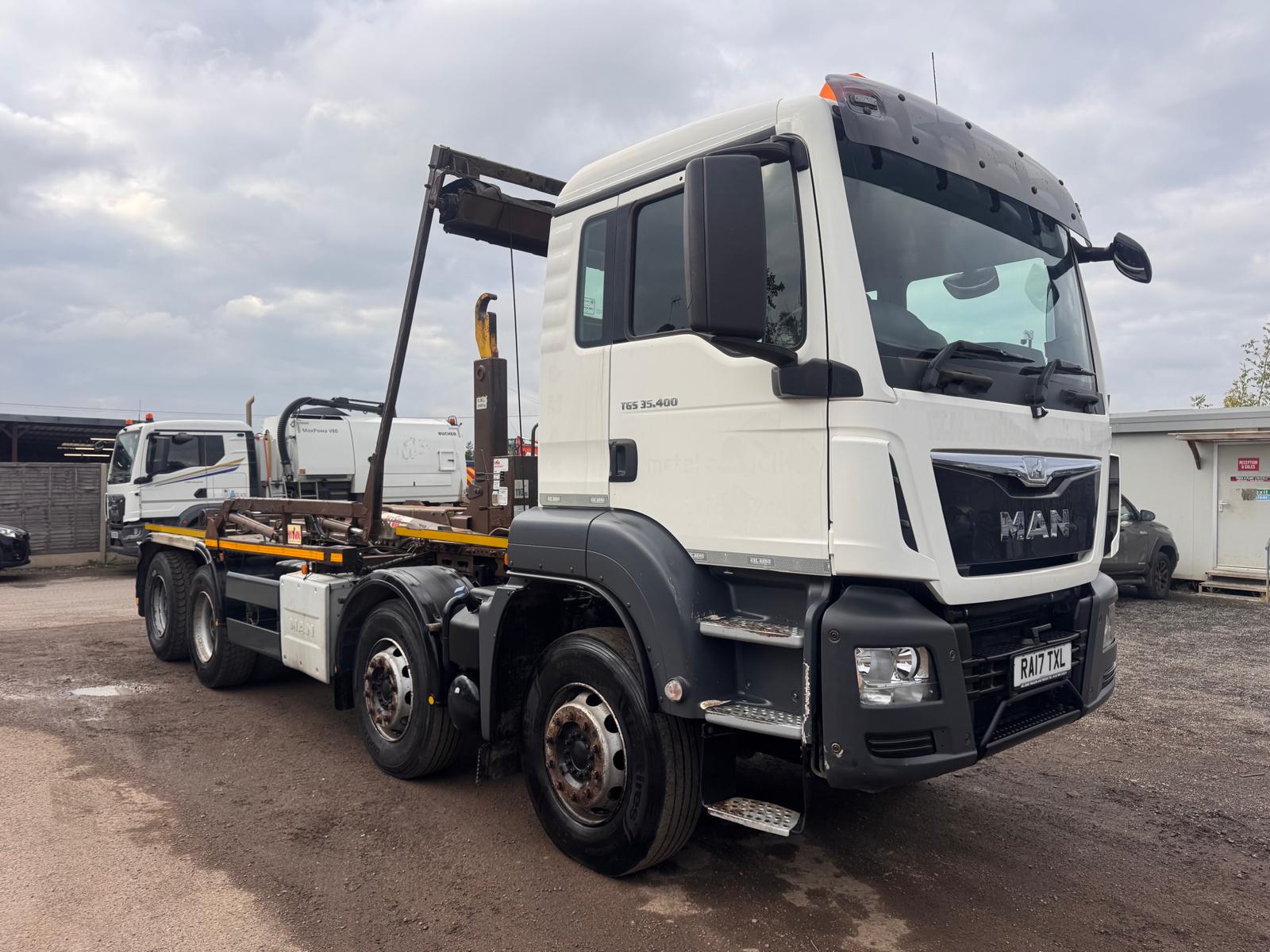2017 MAN TGS 35.400 HOOK LOADER - Image 2