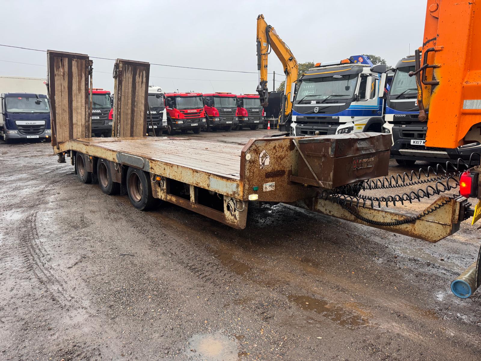 2010 CHIEFTAIN DRAWBAR LOW LOADER TRAILER - Image 1