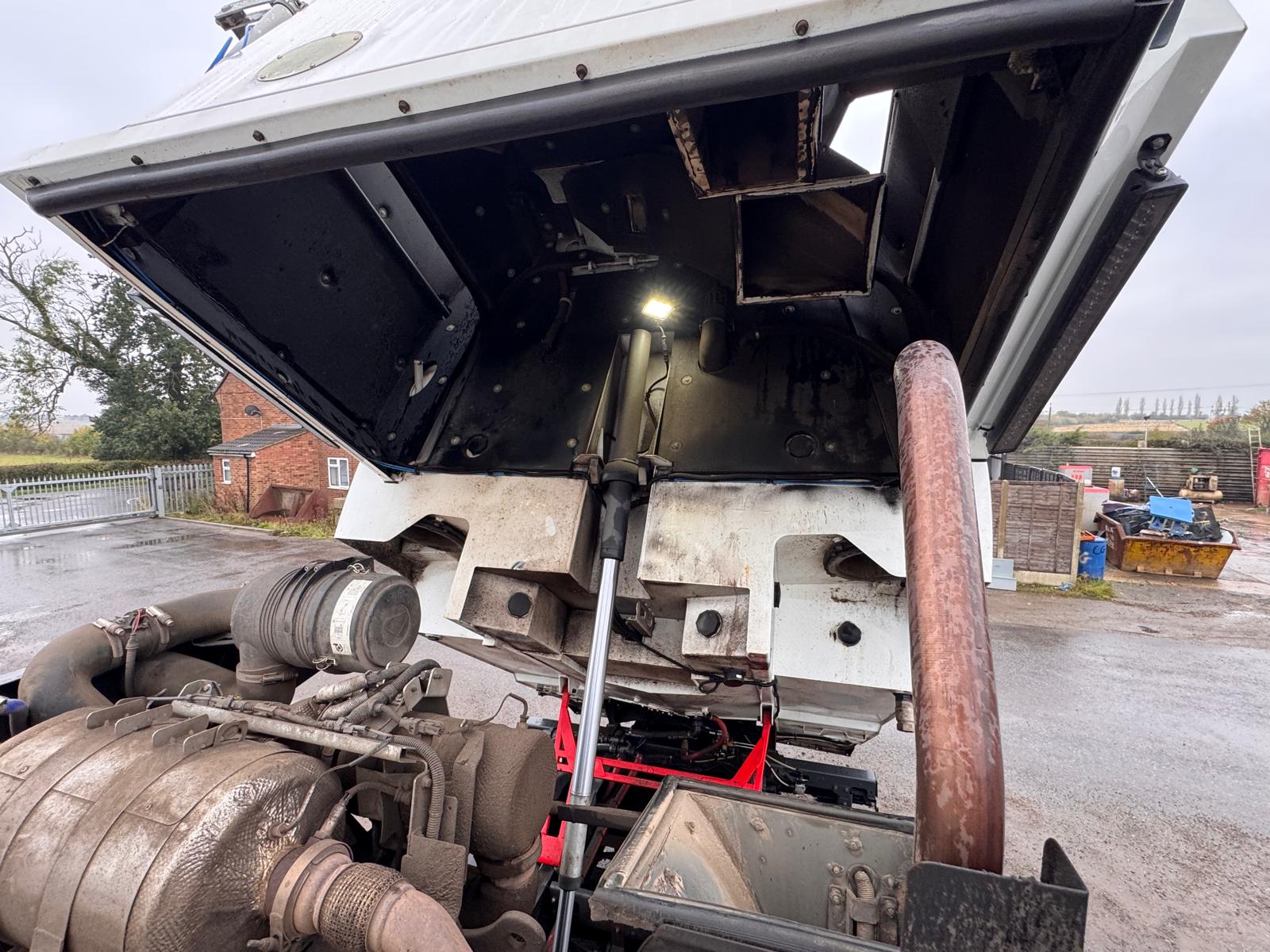 2023 MAN TGM 18.250 ROAD SWEEPER - Image 15