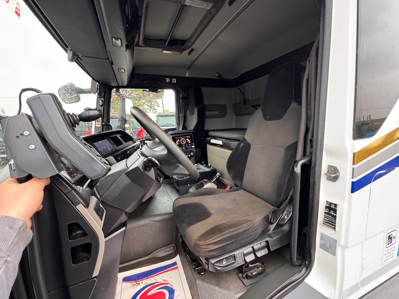 2023 MAN TGM 18.250 ROAD SWEEPER - Image 18