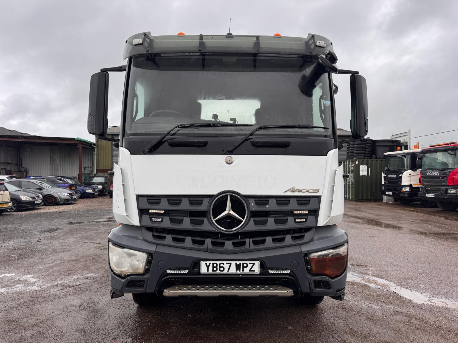 2017 MERCEDES 3240 CEMENT MIXER - Image 3