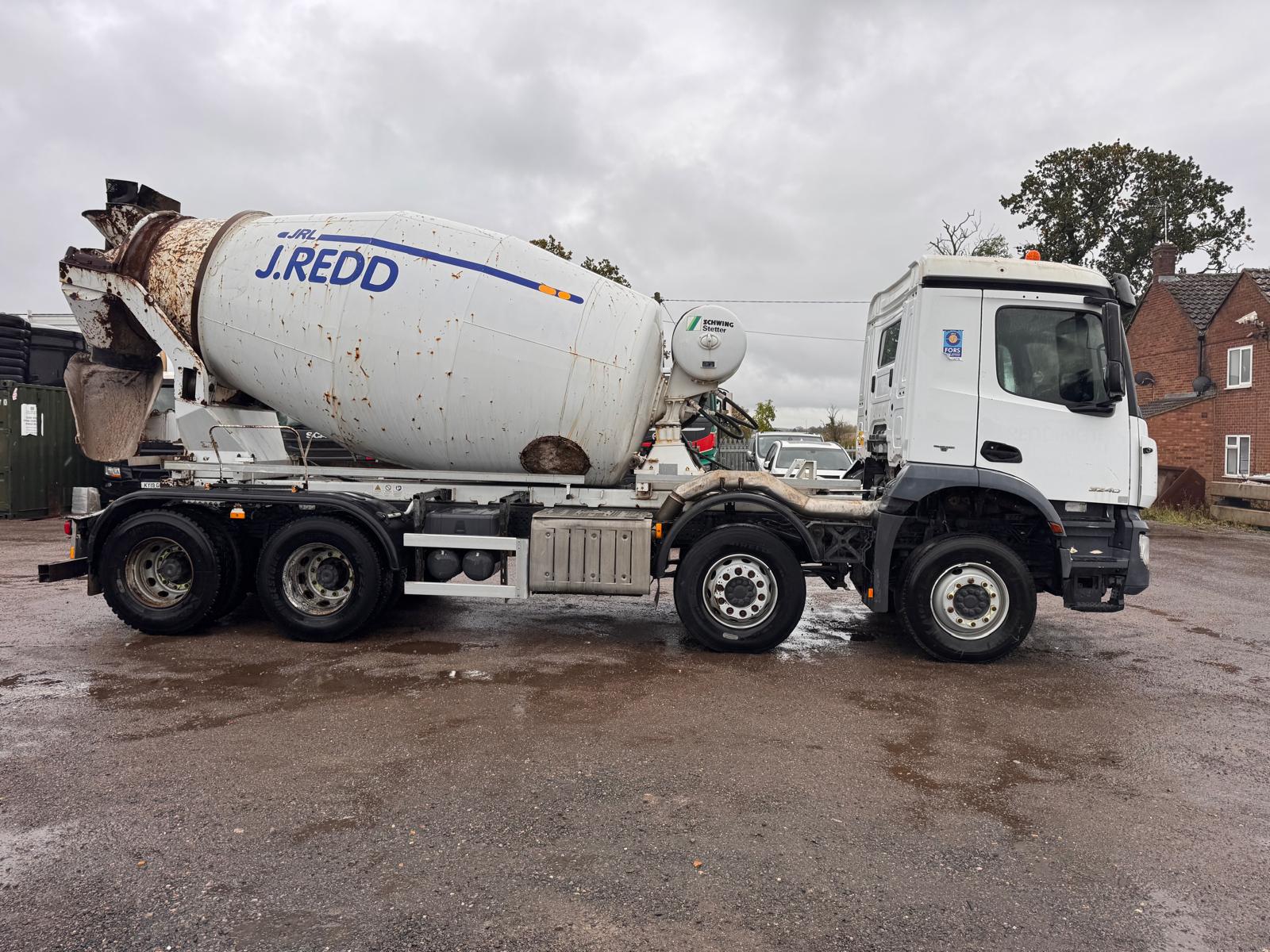 2017 MERCEDES 3240 CEMENT MIXER - Image 5