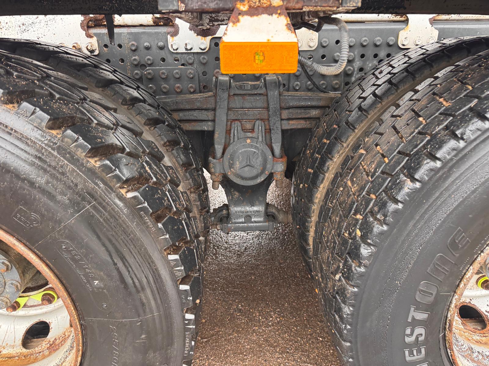 2017 MERCEDES 3240 CEMENT MIXER - Image 15